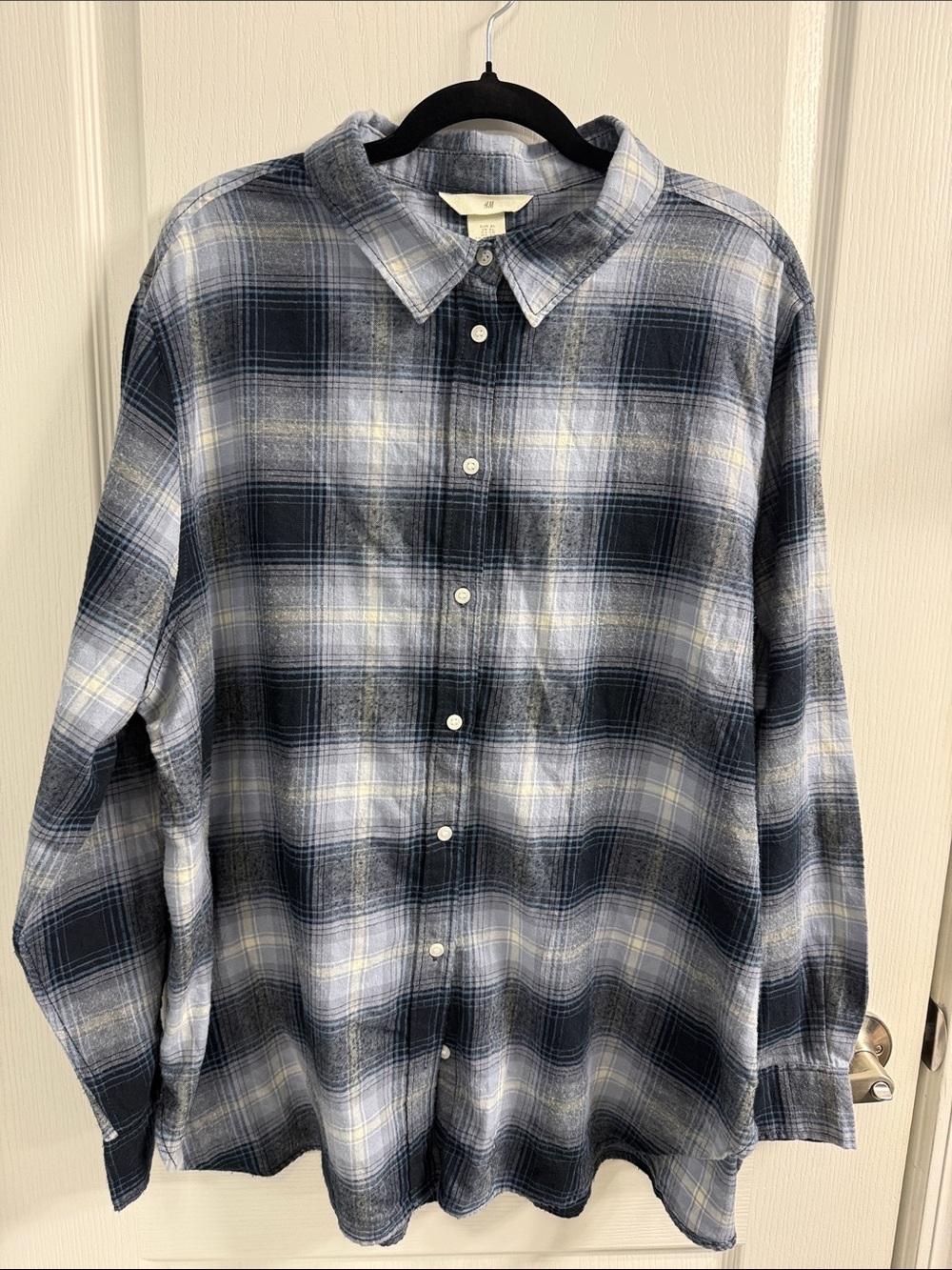 H&M Cozy Navy and Grey Plaid Button-Down Shirt Layering Oversized Relaxed